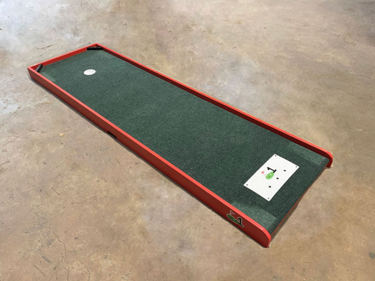 Indoor 9 Hole Mini Golf